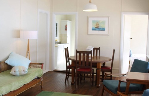 Sydney Cottage | Tranquil waterfront cottage