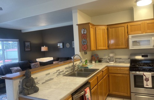 Eureka Apartment | Tranquil waterfront