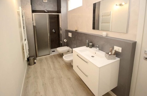 Mantua Apartment | Tranquility and comfort in a modern and original setting!