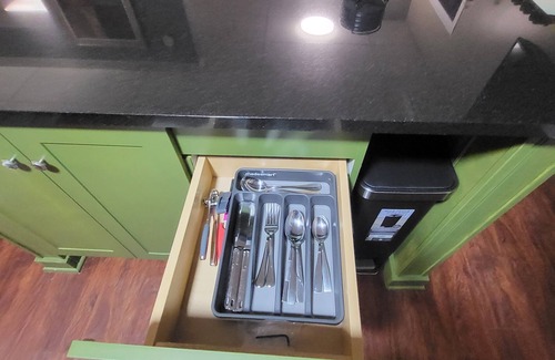 Romulus Apartment | Tranquility and minutes from DTW