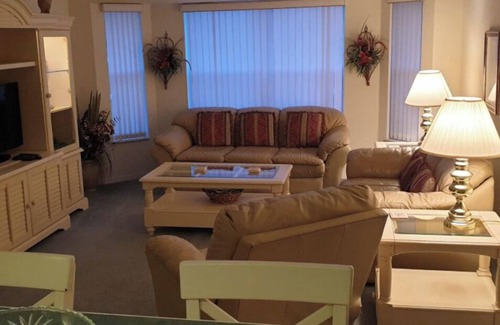 White Marsh Villa | Tranquility: Sun, Serenity & Space – 4BR/3BA Pool Retreat for 6 in Rotonda West