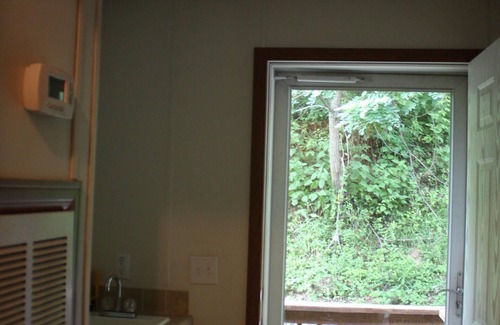 Bellevue House | Tranquility "Treehouse" Retreat In West Nashville 15 Min. To downtown Nashville!
