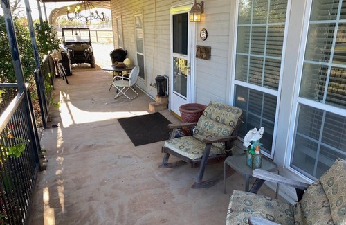 Potosi House | Tranquill Cabin on Edge of Town (Pet Friendly)