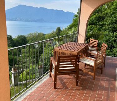 Oggebbio Apartment | Traum-Balkon mit Panoramablick und Pool am Lago Maggiore