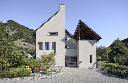 Flasch House | Traum-ferienhaus für bis zu 11 Personen im Schönsten Dorf der Schweiz