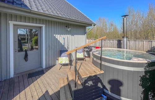 Luckow House | traumHaff® Cozy house of the boatmen, private NORDICSPA, fireplace, rowing boat