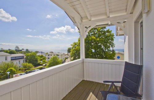 Gohren Apartment | traumhafter Meerblick, schicke Ferienwohnung mit Balkon - Villa Fernsicht FeWo 12