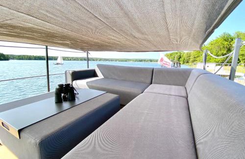 Bad Saarow Boat Rental | TraumZeitBoot Jutta - exklusiver Festlieger in perfekter Lage am Scharmützelsee Bad Saarow