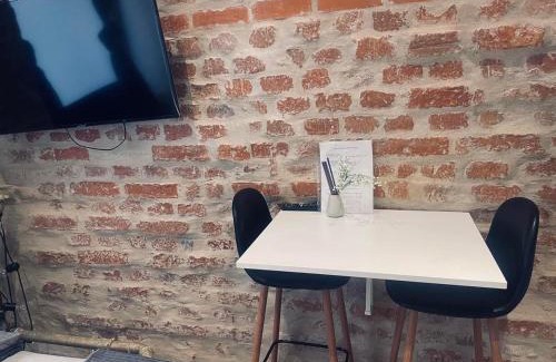 Gamla Stan Apartment | Travel box no window studio 2 now with AC