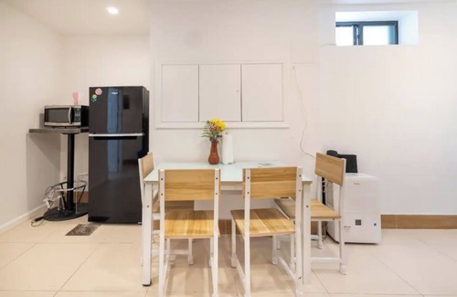 Auburndale House | Travel home