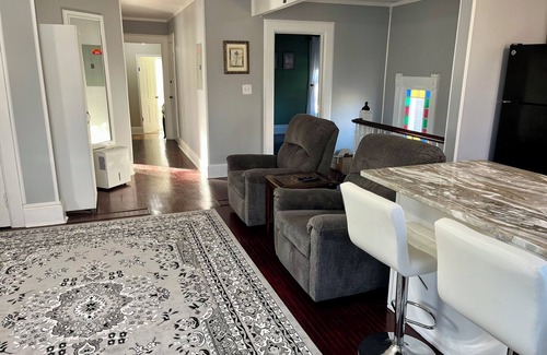 Aberdeen House | Travel nurses: Cozy room in excellent Aberdeen with WiFi, AC, Streaming.