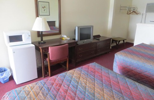 Salina Hotel | Traveler's Lodge