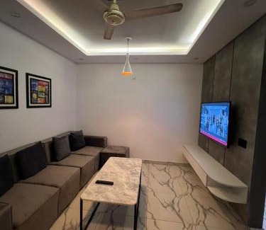 D.H.A. Apartment | Travellers Heaven 2BR APT Gulshan Iqbal 13-E