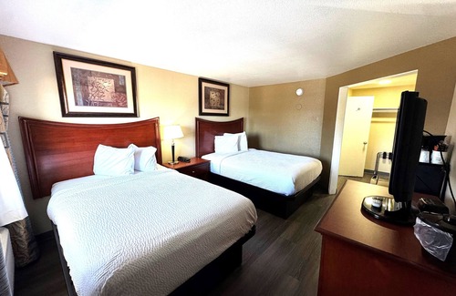 Downtown Klamath Falls Hotel | Travelodge by Wyndham Klamath Falls