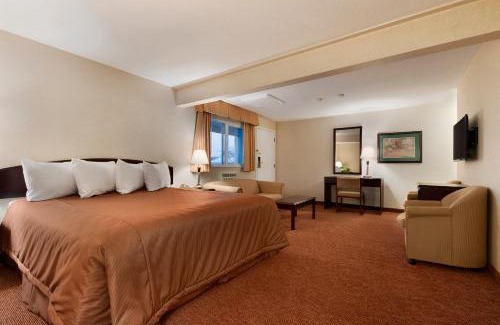 Langley Hotel | Travelodge by Wyndham Langley