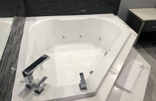 Walnut Valley Hotel | Travelodge Inn & Suites by Wyndham West Covina