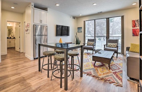 Traverse City Apartment | Traverse City Condo Half Mi to Front Street!