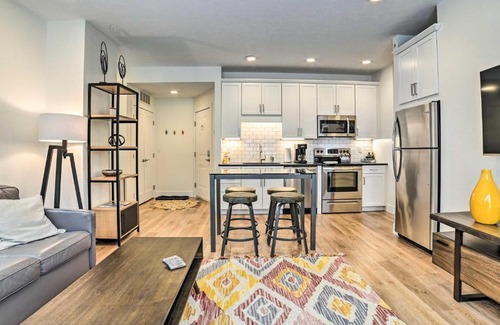 Traverse City Apartment | Traverse City Condo Half Mi to Front Street!