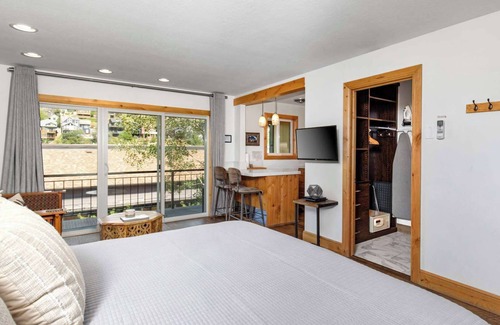 Downtown Park City Hotel | Treasure Mountain Inn - Junior Suite #42 - Cleaning fees included!