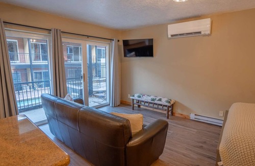 Downtown Park City Hotel | Treasure Mountain Inn - Junior Suite #33 - Cleaning fees included!