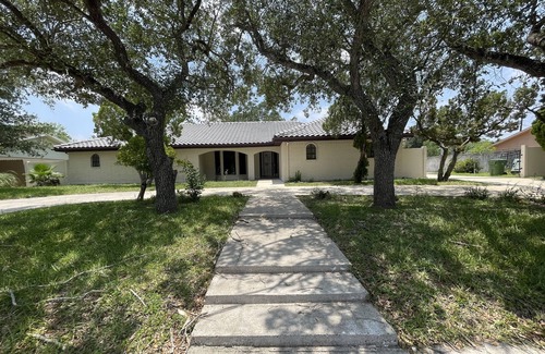 Harlingen House | Treasured Gem in Harlingen Tx!