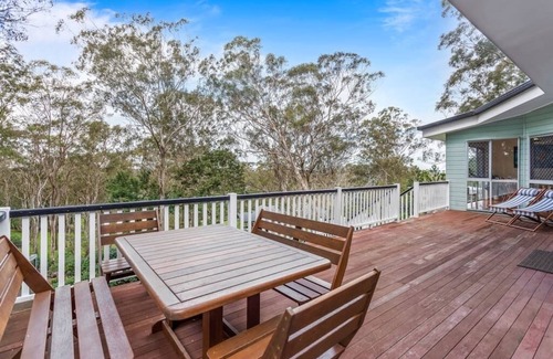Middle Ridge House | Tree House Toowoomba - Peace & Quiet in tree tops