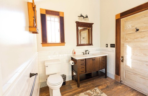 Calistoga Resort | TREE HOUSE WITH INDOOR/OUTDOOR SHOWER, RRIVAATE DECK, POOL & INFINITY HOT TUB,