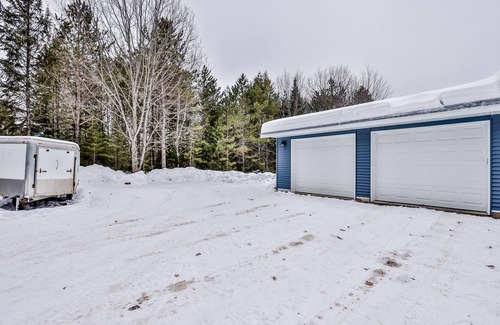 Mercer House | Tree-lined home with gas grill, firepit, & fireplace - walk to lake