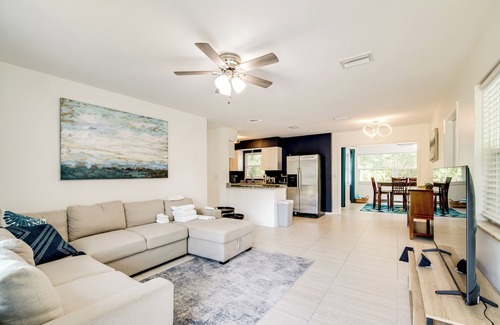 Crystal River House | Tree-Lined Retreat 4 Mi to Three Sisters Springs!