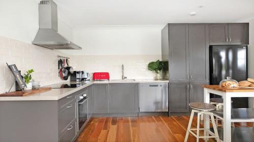 Robertson House | Tree Scape Retreat