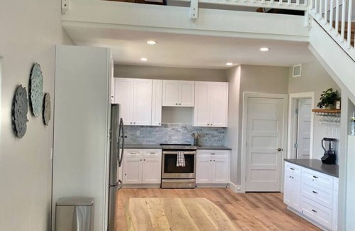 Dripping Springs Apartment | Tree Top Retreat-Pool-Playground-Brewery