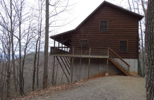 Franklin Cabin | Tree Tops - Long Range Views