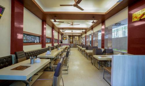 Malad West Hotel | Treebo Atithi Inn Malad