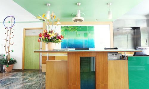 Ejipura Hotel | Treebo Edha Suites Koramangala