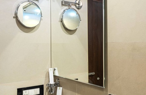 Vijayawada Hotel | Treebo Empire