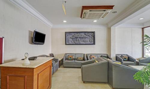 Mysore Hotel | Treebo Komfort Suites, 3 Km From Mysore Palace