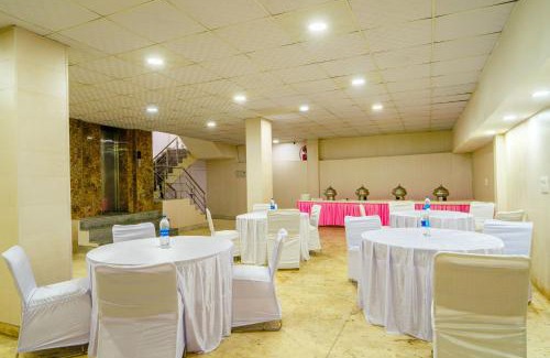 Greater Noida Hotel | Treebo Luxury Stay Premium Inn