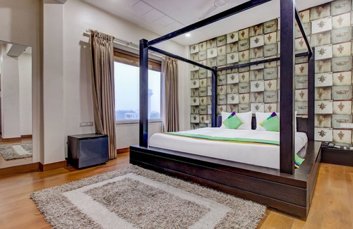Gurugram House | Treebo M2M Residency Sector 46