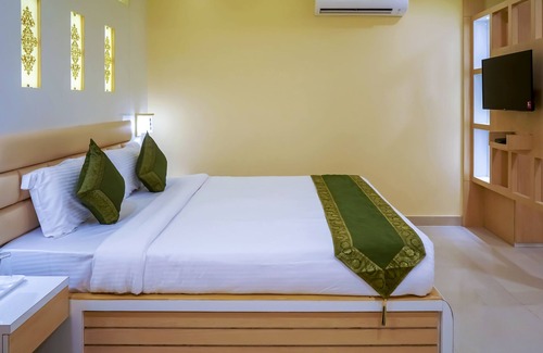 Bhubaneshwar Hotel | Treebo Oasis, Laxmisagar
