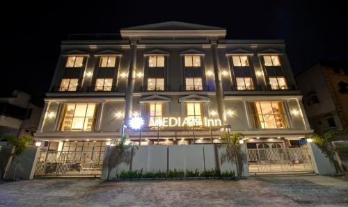 Nagpur Hotel | Treebo Premium Median Inn
