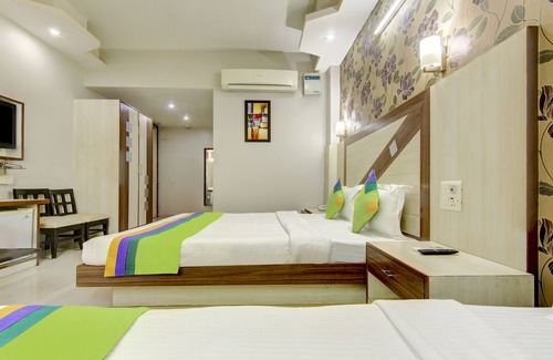 Karol Bagh Hotel | Treebo Rockwell Plaza