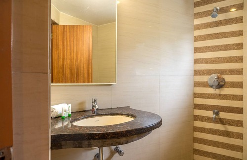 Shivajinagar Hotel | Treebo Sahara Shivaji Nagar
