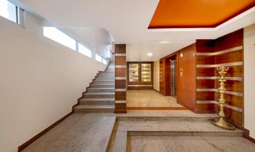 Gandhipuram Hotel | Treebo Sam Residency