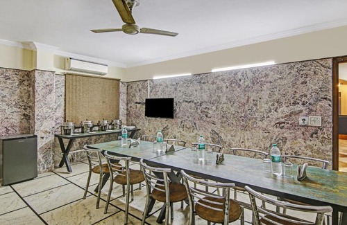 Karol Bagh Hotel | Treebo Trend Singh Continental