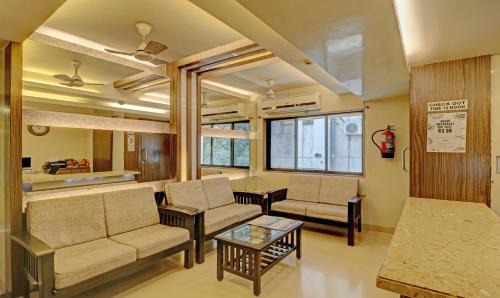 Pimpri Colony Hotel | Treebo Vikrant Residency