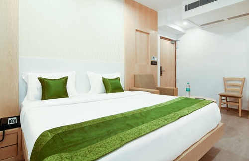 Gopalapuram Hotel | Treebo Vinayak Inn