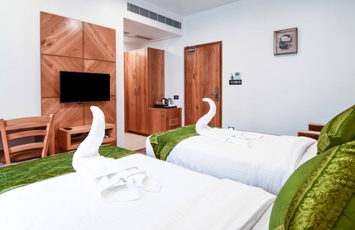 Gopalapuram Hotel | Treebo Vinayak Inn