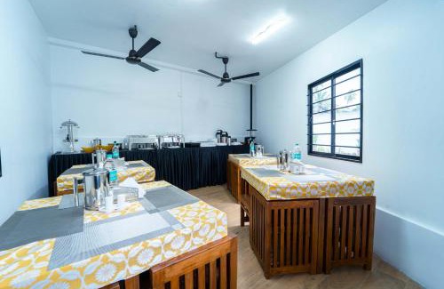 Thiruvananthapuram Hotel | Treebo West Fort Divine - Near Padmanabhaswamy Temple