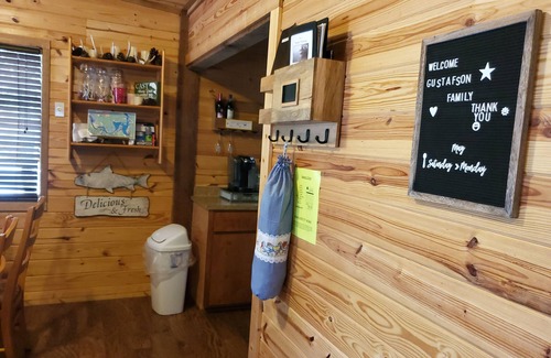 Gordonville Cabin | Treehouse Cabin/Beach and Lake Access