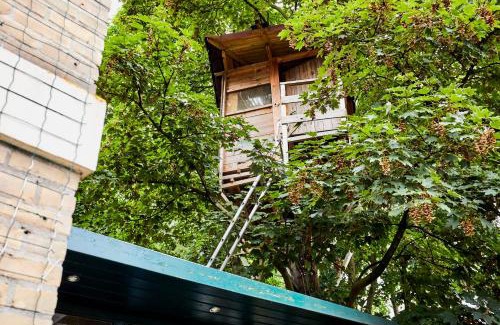 Duivendrecht Bed & Breakfast | Treehouse Inn